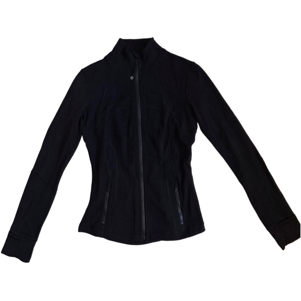 Lululemon Athletica Women's Black  Zip Up Jacket with Pockets!